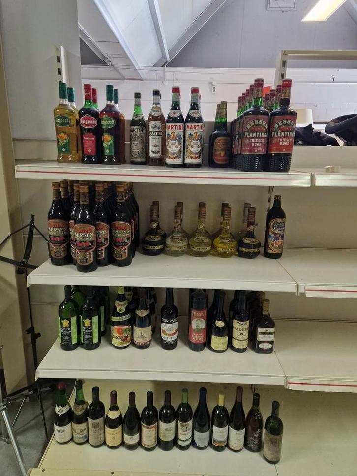 91x vintage drankflessen uit oude slijterij, Verzamelen, Wijnen, Overige typen, Frankrijk, Ophalen