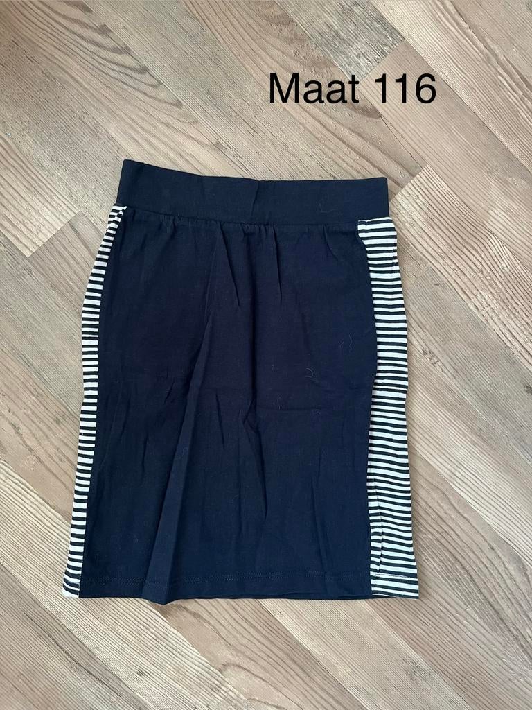 Smal rokje maat 116. Niet veel gedragen en uit rookvrij huis, Kinderen en Baby's, Kinderkleding | Maat 116, Ophalen of Verzenden