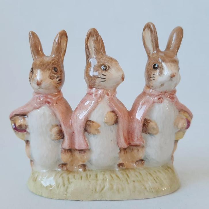Beatrix Potter - Royal Albert - Flopsy, Mopsy and Cottontail, Verzamelen, Beelden en Beeldjes, Zo goed als nieuw, Dier, Ophalen of Verzenden
