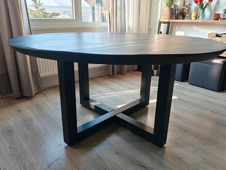 Zwarte ronde eettafel (150 Ø cm) met metalen onderstel, Huis en Inrichting, Tafels | Eettafels, 100 tot 150 cm, 100 tot 150 cm