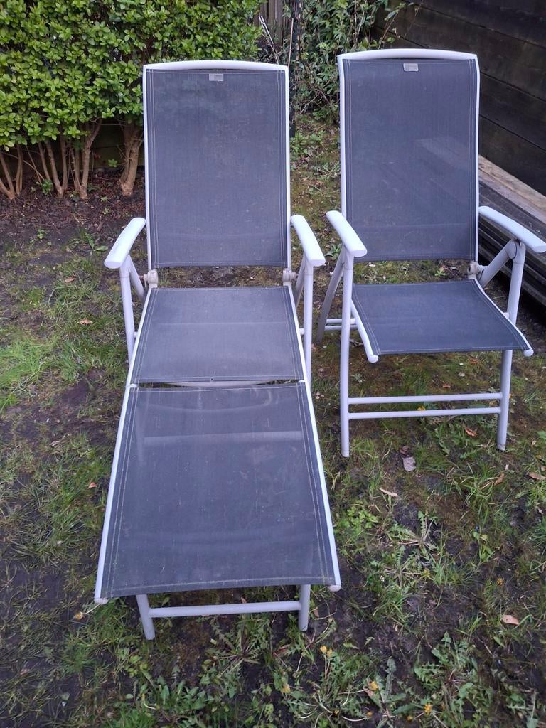 Twee tuinstoelen, waarvan één ligstoel, Tuin en Terras, Tuinstoelen, Ophalen, Aluminium, Verstelbaar