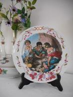 Sierbord Romeins tafereel spelende kinderen. Royal Schwabap., Antiek en Kunst, Antiek | Wandborden en Tegels, Ophalen