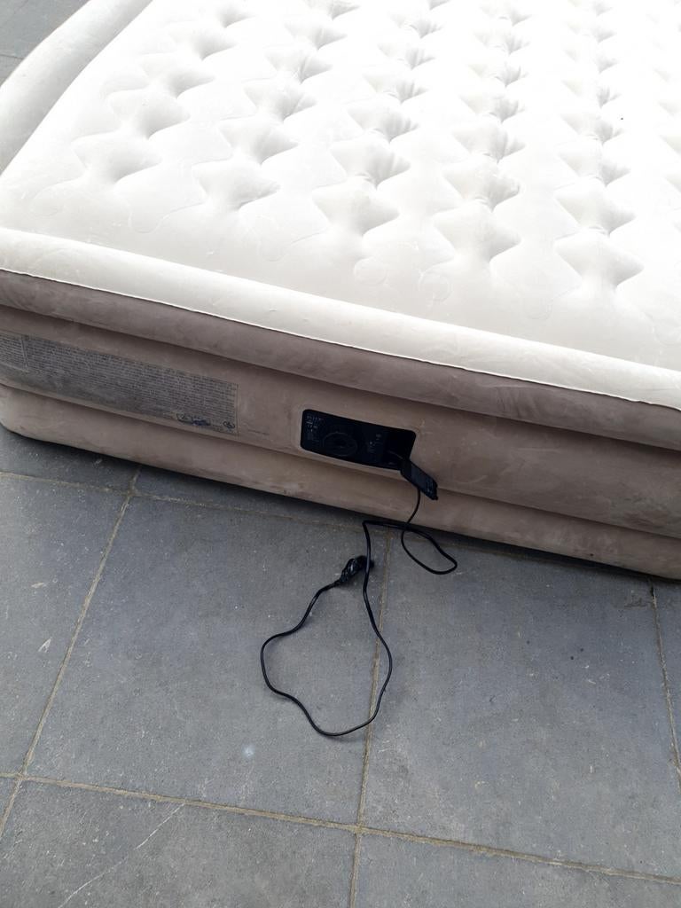 Intex Elektrisch Luchtbed 2-persoons met Ingebouwde Pomp, Ophalen, Ingebouwde pomp, Gebruikt, 2-persoons