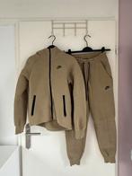 Nike tech fleece trainingspak groen maat XS, Ophalen, Overige typen, Zo goed als nieuw, Maat 34 (XS) of kleiner
