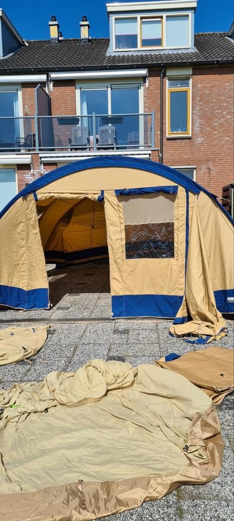 Zeer goede tent is gebruikt maar altijd goed opgeborgen, Ophalen