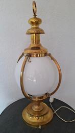 Vintage koperen tafellamp met opaline glazen bol, Ophalen