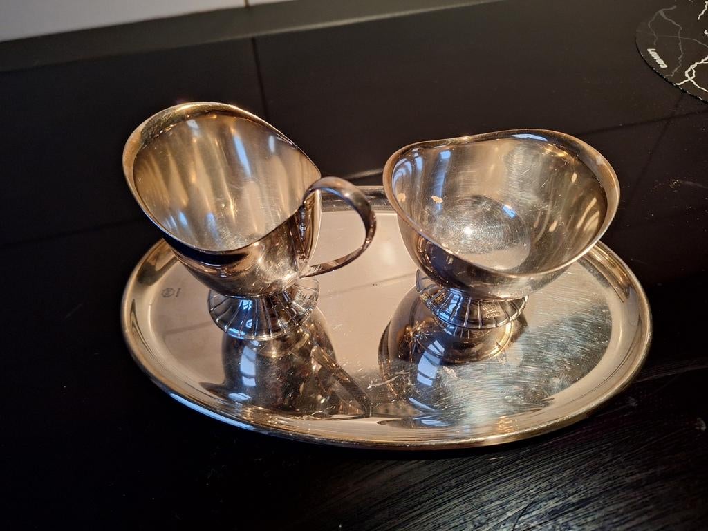 Douwe Egberts verzilverde suiker- en melkset op dienblad, Antiek en Kunst, Antiek | Goud en Zilver, Ophalen of Verzenden, Zilver