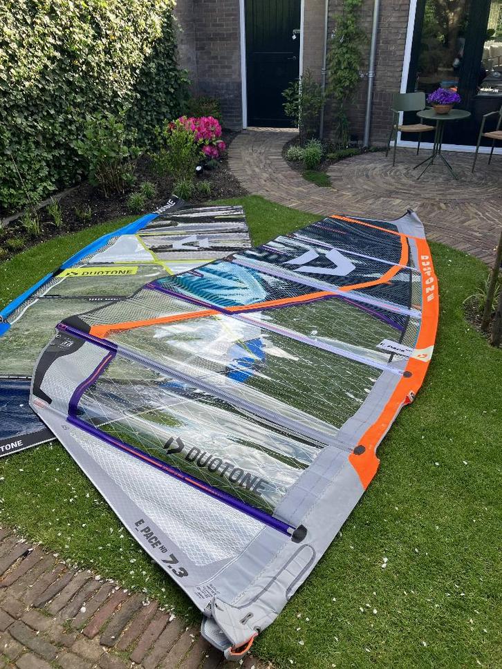 Twee Duotone windsurf zeilen inclusief toebehoren, Watersport en Boten, Windsurfen, Nieuw, Complete set, Met draagtas, 7 m² of meer