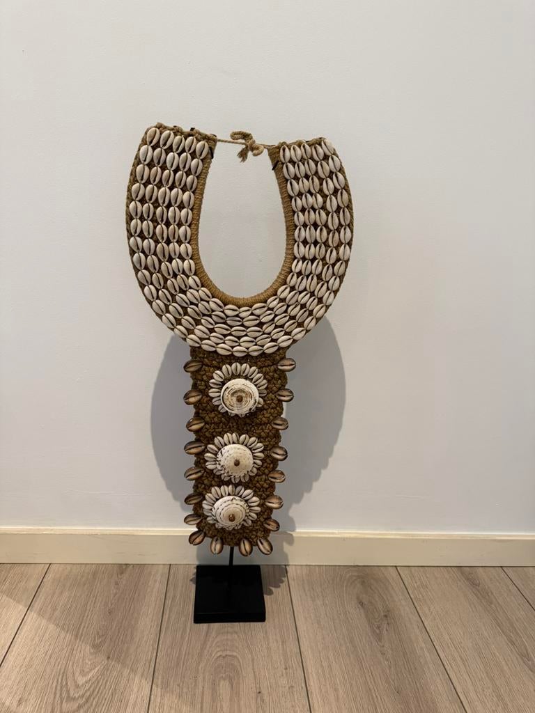 Mooie grote schelpenkrans op standaard, Ophalen of Verzenden, Nieuw