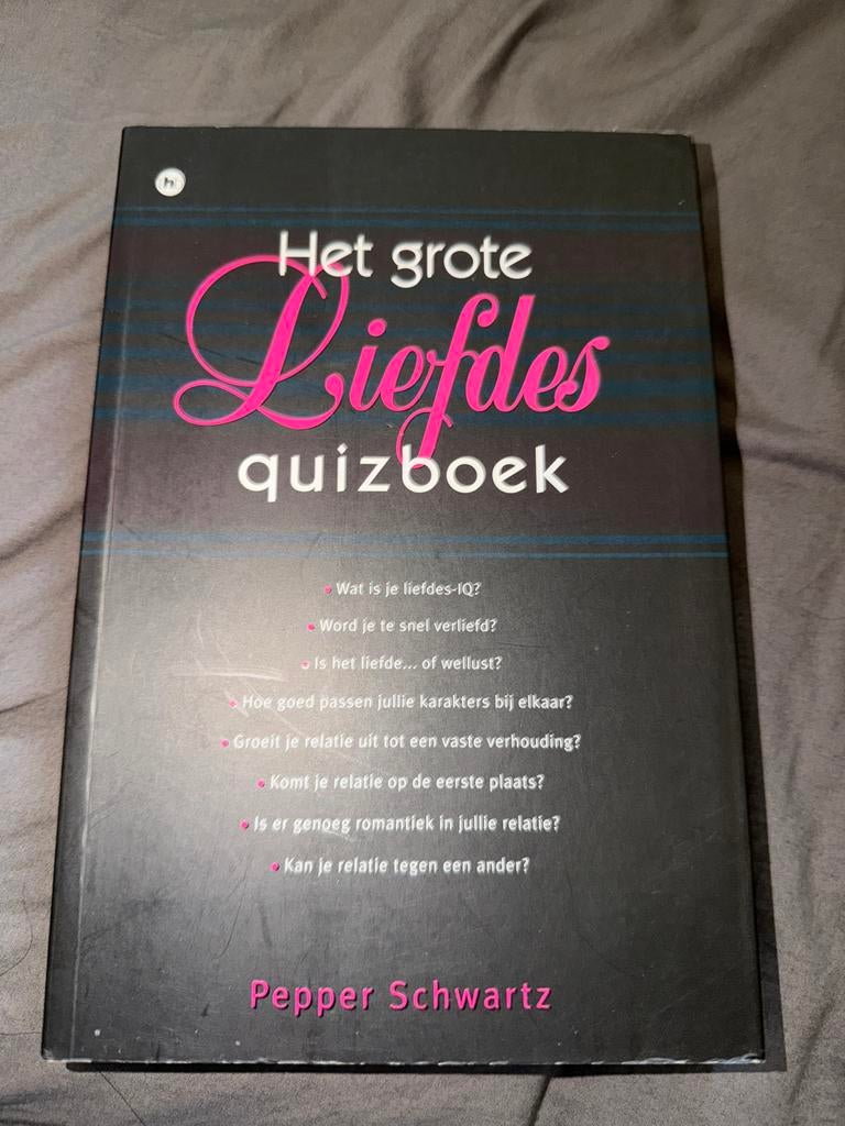 S8.  Het Grote Liefdes Quizboek - Pepper Schwartz, Ophalen of Verzenden, Gelezen, Nederland