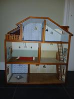 Prachtig groot origineel poppenhuis met veel accessoires, Ophalen, Zo goed als nieuw, Poppenhuis
