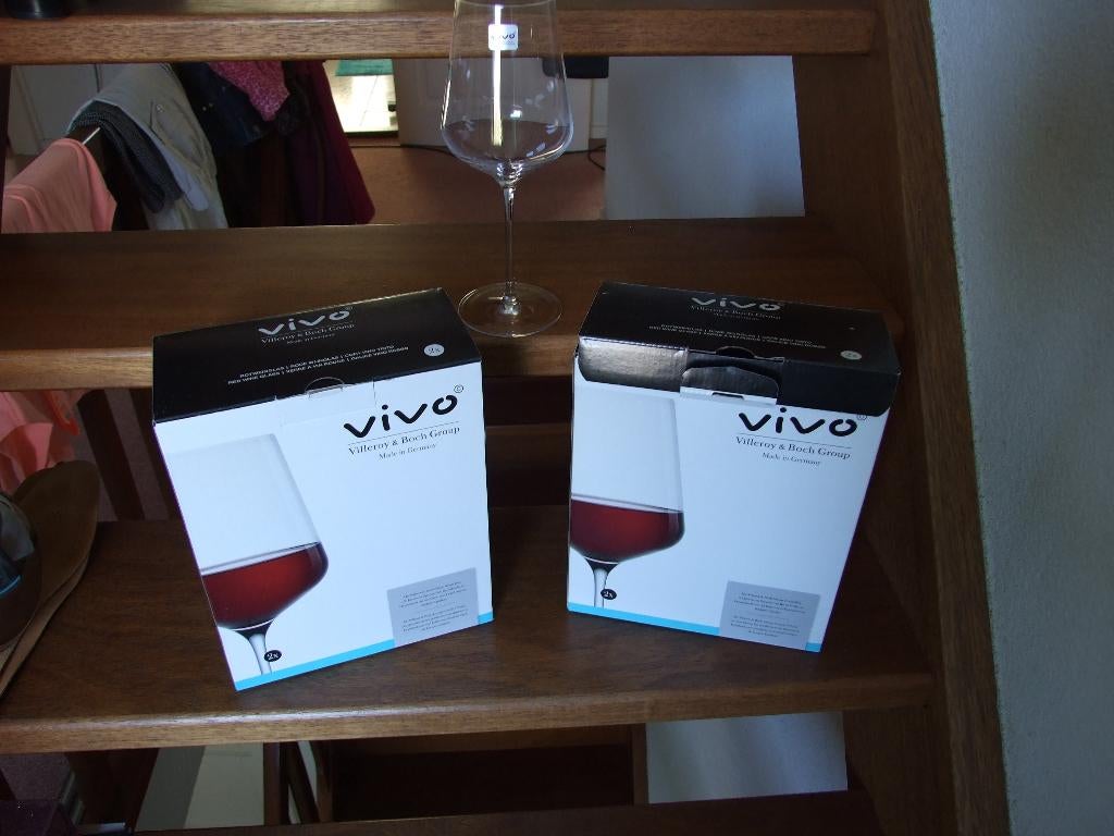 Vivo Villeroy & Boch rode wijglazen 4 stuks nieuw in doos, Glas of Glazen, Nieuw, Ophalen of Verzenden, Glas