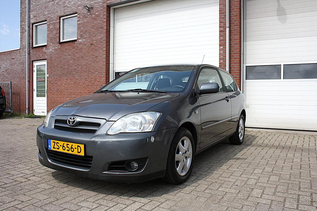 Toyota Corolla 1.4 VVT-i - AIRCO - Verwarmde Stoelen - Grote, Voorwielaandrijving, Gebruikt, 1398 cc, 4 cilinders