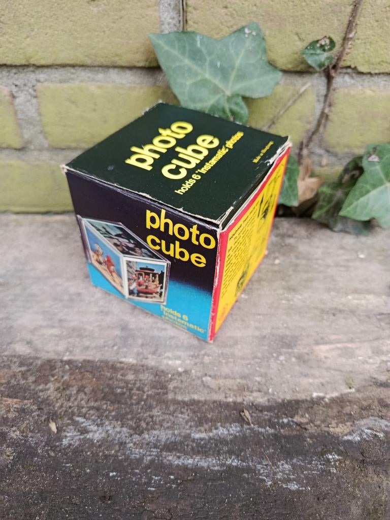 Vintage Photo Cube voor 6 Instamatic foto's, Audio, Tv en Foto, Fotoalbums en Accessoires, Ophalen of Verzenden, Zo goed als nieuw