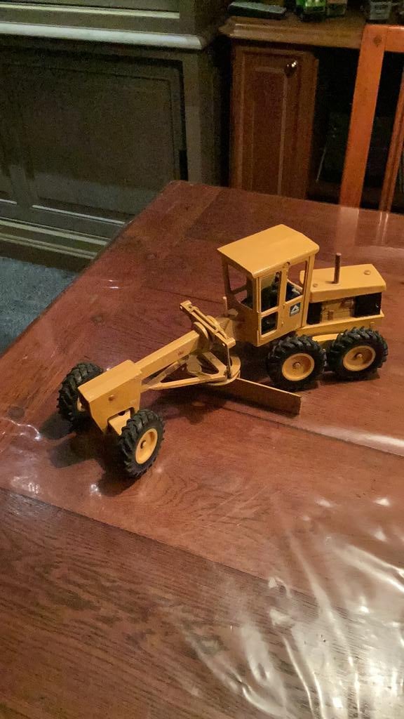 Cat grader Ertl 1:24, Ophalen of Verzenden, Gebruikt, Overige typen, Overige merken
