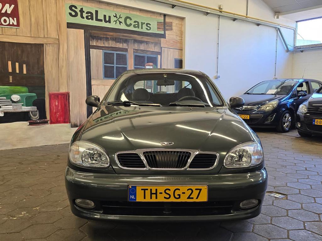 Daewoo Lanos 1.5 SX/AUTOMAAT/AIRCO/N.A.P/APK 01-2026/, Auto's, Daewoo, 4 cilinders, Bedrijf, Grijs, 480 kg