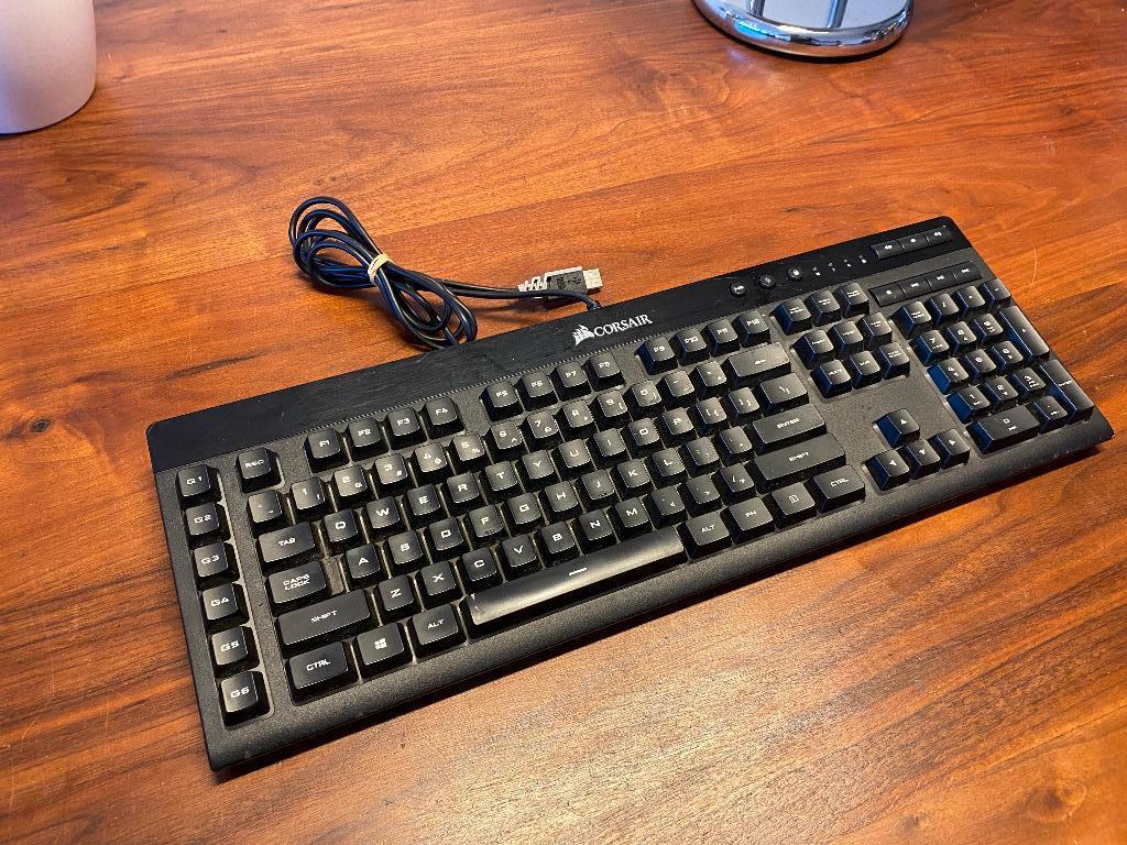 Corsair K55 RGB gaming toetsenbord, Computers en Software, Toetsenborden, Gebruikt, Ophalen of Verzenden, Qwerty, Gaming toetsenbord