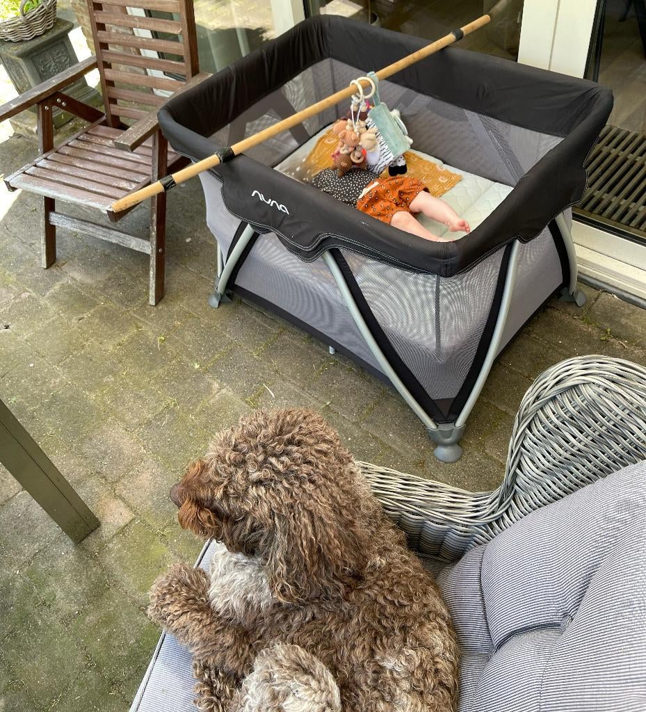 Campingbedje Nuna Sena black, Ophalen, Zo goed als nieuw, Reisbedje