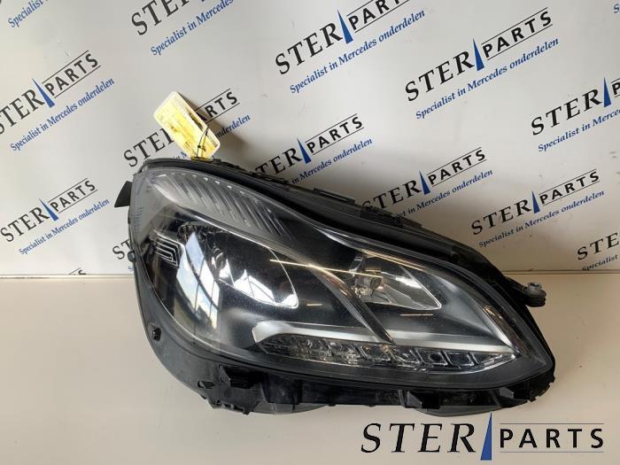 Koplamp rechts van een Mercedes E-Klasse, Auto-onderdelen, Verlichting, Mercedes-Benz, Gebruikt, 3 maanden garantie, Ophalen of Verzenden