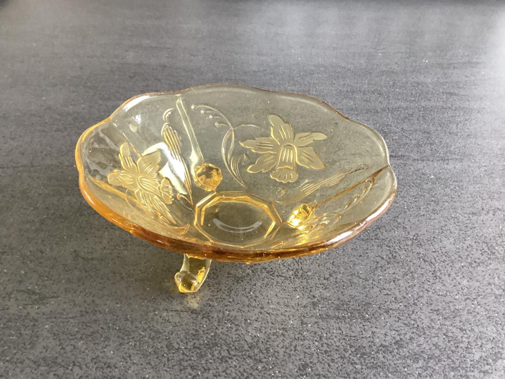 Art Deco. Schaaltje.  (Amberkleurig), Antiek en Kunst, Ophalen of Verzenden