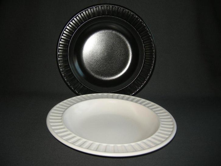 Wedgwood Everyday Black & White pastaborden, Huis en Inrichting, Keuken | Servies, Zo goed als nieuw, Bord(en), Wedgwood, Aardewerk