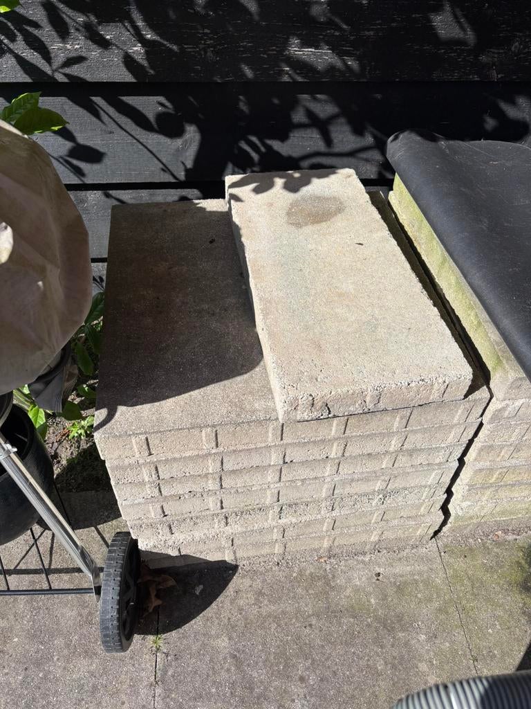 Tegels, 13 stuks gratis op te halen, Tuin en Terras, Tegels en Klinkers, Ophalen, Gebruikt, Beton, Terrastegels