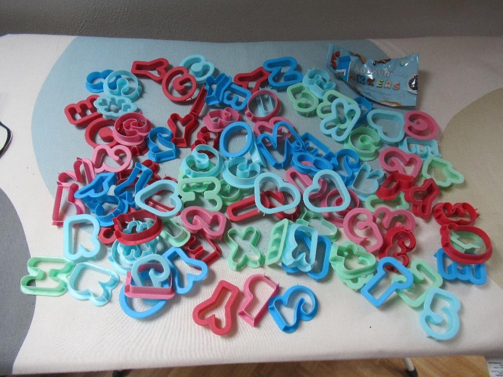 heleboel ah KOEKENBAKKERS STEEKVORMPJES, vormpjes (2018), Verzamelen, Supermarktacties, Albert Heijn, Ophalen of Verzenden