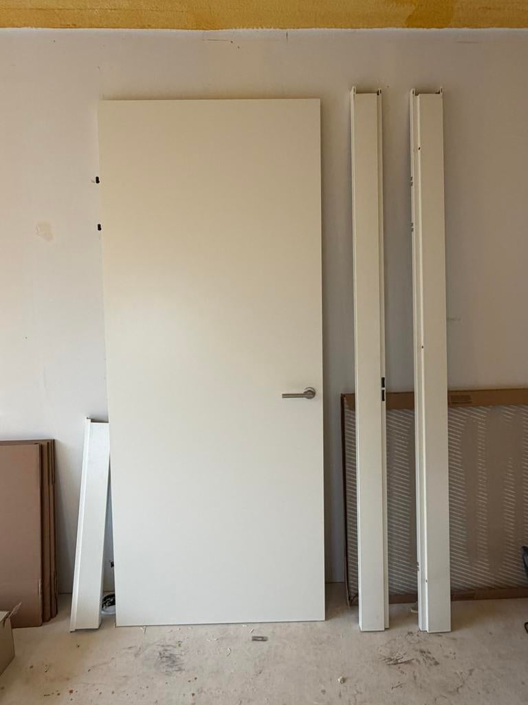 Berkvens opdek deur met kozijn nieuw, Doe-het-zelf en Verbouw, Ophalen of Verzenden, Zo goed als nieuw, Binnendeur, 215 cm of meer