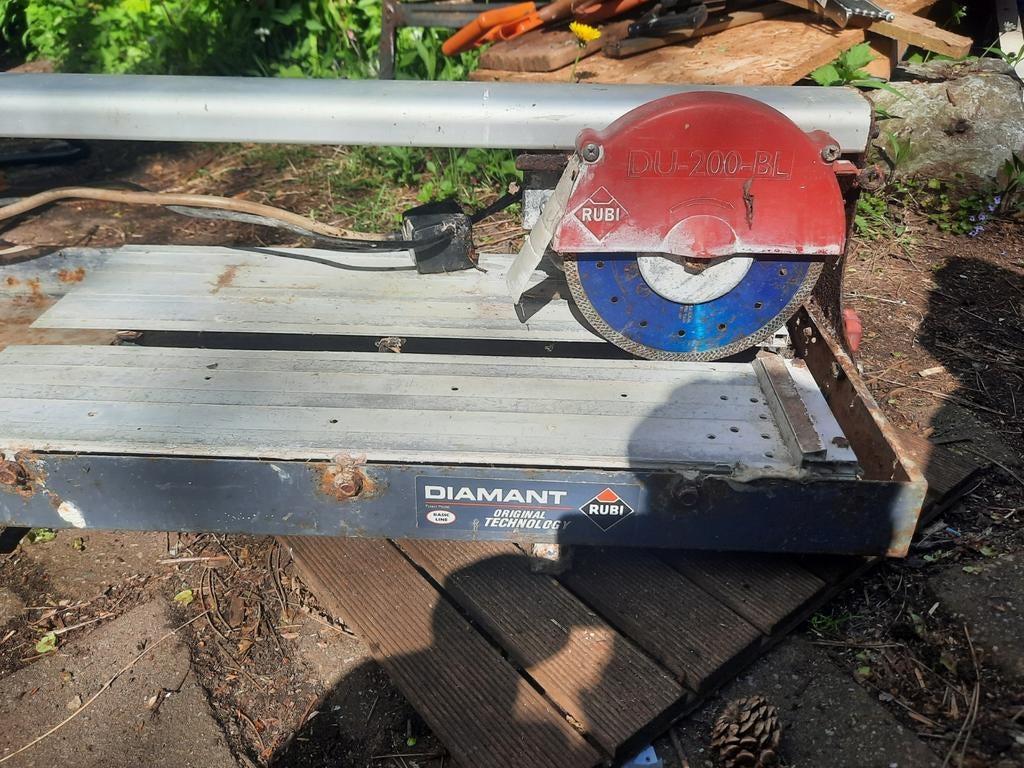Tegelzaagmachine met water Rubi DU-200-L-BL  -, Ophalen, Gebruikt, Cirkelzaag, 1200 watt of meer