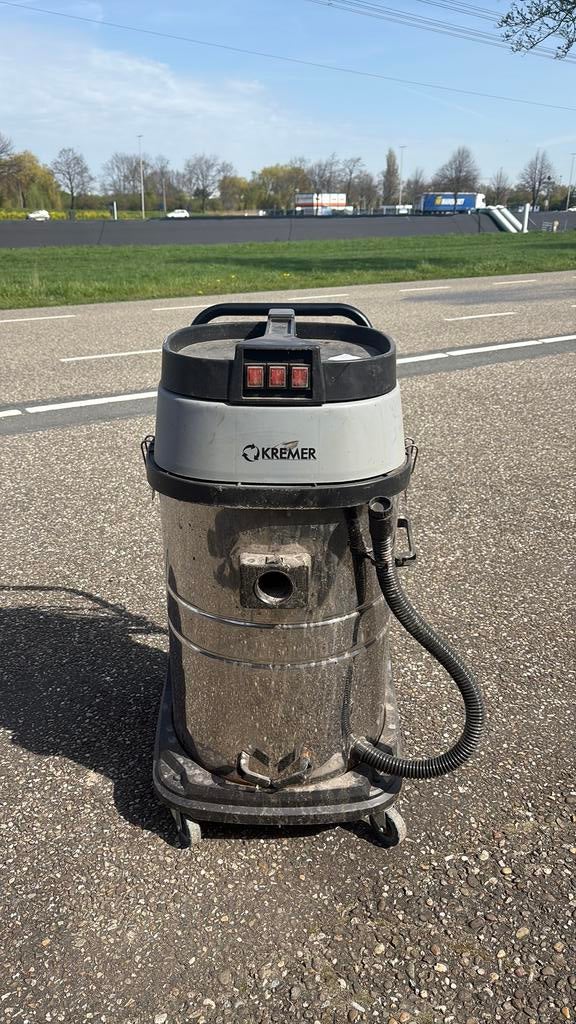 Water stofzuiger . Zo goed als nieuw, Ophalen, Zo goed als nieuw