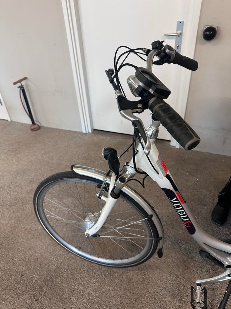 Vogue F1 elektrische fiets - Zo goed als nieuw, Zo goed als nieuw, 51 tot 55 cm, 30 tot 50 km per accu, Ophalen