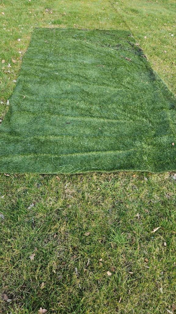 2 stukken kunstgras 4x2 en 4x1, Tuin en Terras, Gras en Kunstgras, Ophalen, Gebruikt, 10 tot 20 m², Kunstgras