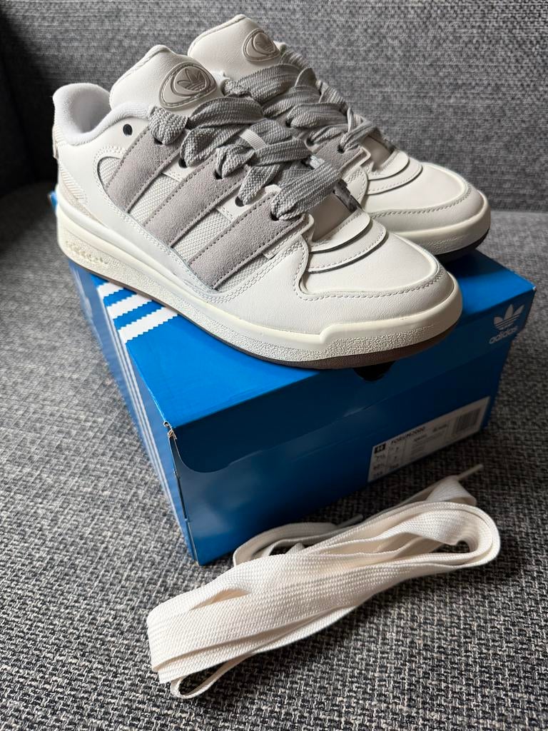 Adidas Forum 2000 - Maat 40.5 - Nieuw in doos, Wit, Nieuw, Ophalen of Verzenden, Sneakers of Gympen