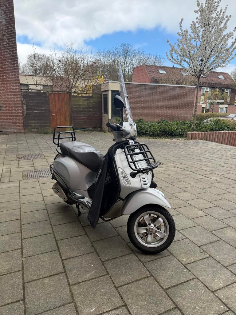 Vespa primavera, Fietsen en Brommers, Scooters | Vespa, Ophalen, Gebruikt, Overige modellen, Benzine