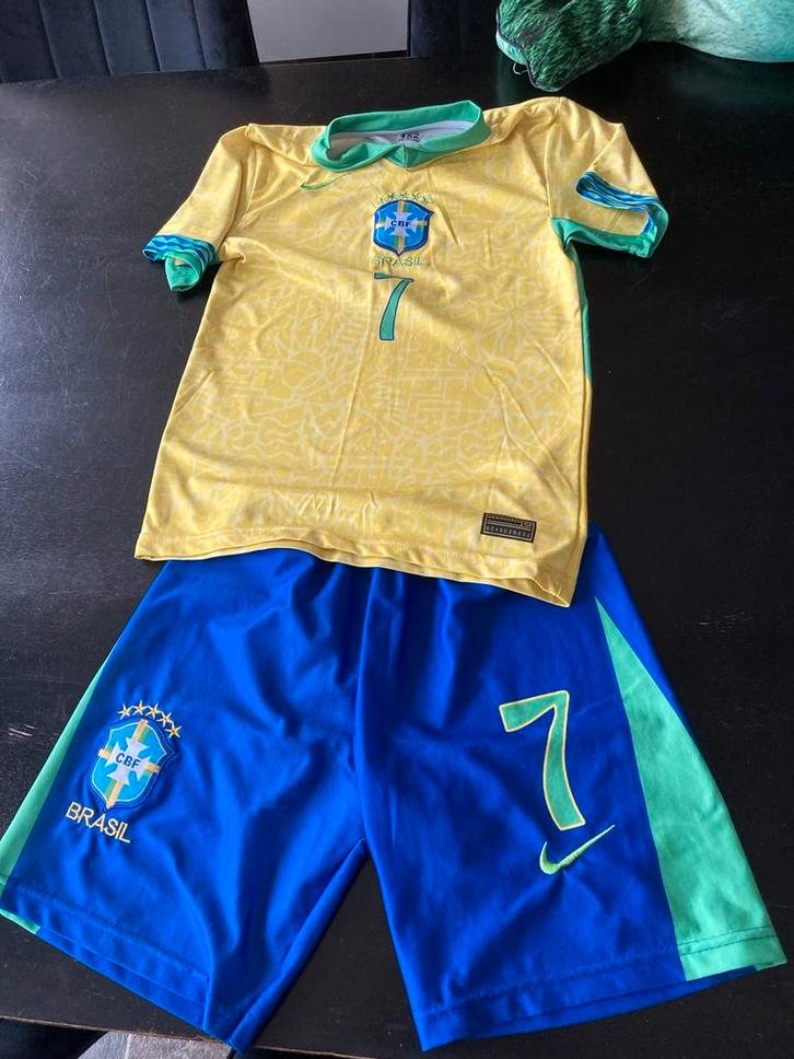 Diverse voetbalshirts en tenues, Sport en Fitness, Voetbal, Gebruikt, Shirt, Maat XS of kleiner, Ophalen of Verzenden