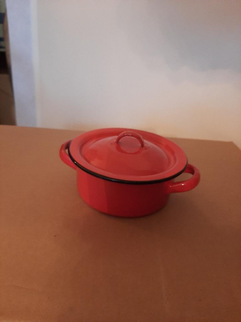 vintage rood emaille pannen, theepot en tuitkan (totaal 5), Ophalen