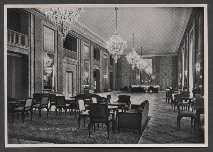 Das Foyer Deutschen Opernhauses in Charlottenburg.... Grote, Verzamelen, Militaria | Tweede Wereldoorlog, Landmacht, Foto of Poster