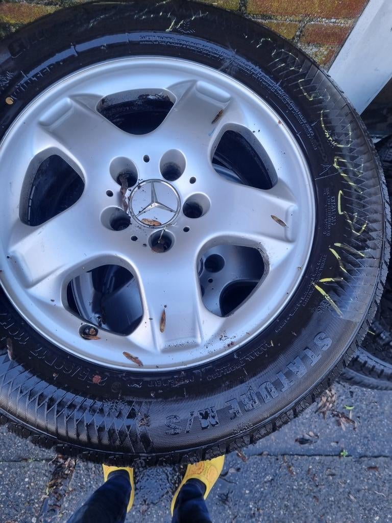 nette velgen en banden mercedes ml, Auto-onderdelen, Banden en Velgen, Ophalen of Verzenden