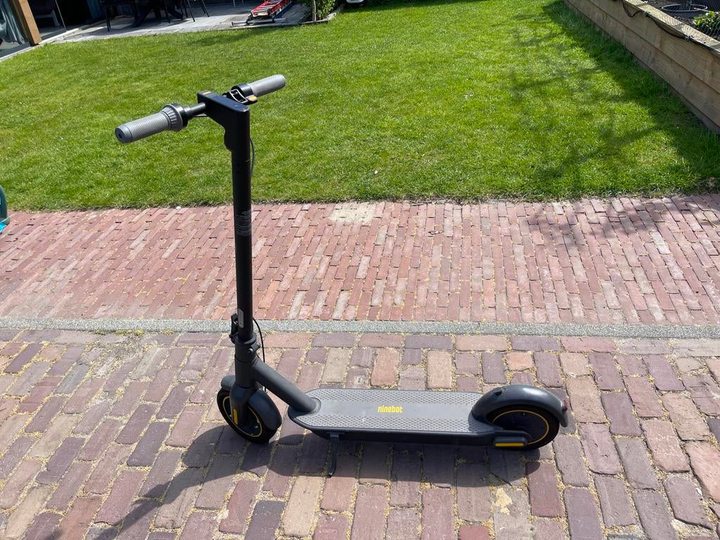 Ninebot elektrische step (E-scooter), Fietsen en Brommers, Steps, Ophalen, Gebruikt, Elektrische step (E-scooter)