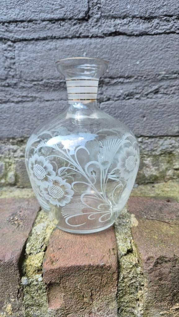 Antieke Glazen Karaf met Geëtst Bloemenmotief en Gouden Rand, Ophalen of Verzenden