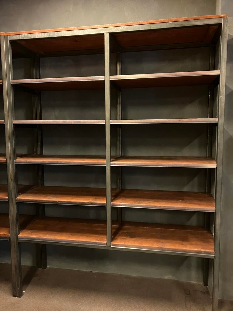 Prachtige industriële kast, rekken. Onverwoestbaar, Ophalen, Zo goed als nieuw