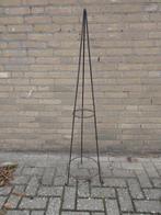 IJzeren rek piramide pilaar, Ophalen, Gebruikt