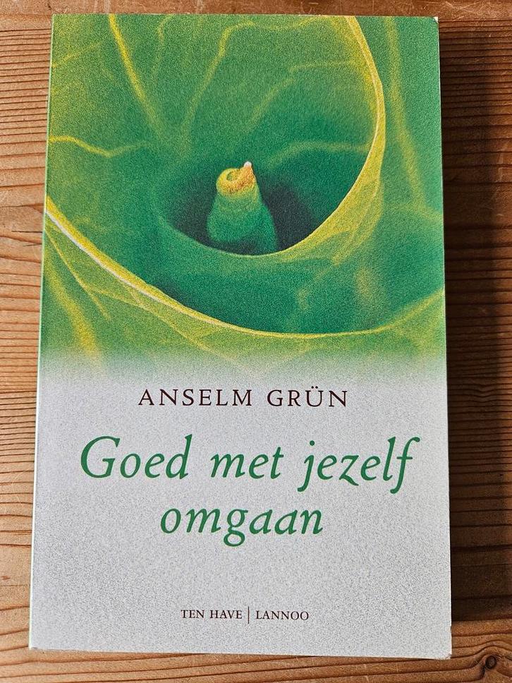 Goed met jezelf omgaan - Anselm Grün, Boeken, Esoterie en Spiritualiteit, Zo goed als nieuw, Achtergrond en Informatie, Spiritualiteit algemeen