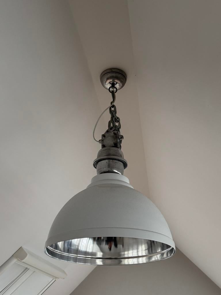 Industriele lamp wit, Huis en Inrichting, Lampen | Hanglampen, Ophalen of Verzenden, Zo goed als nieuw, Minder dan 50 cm