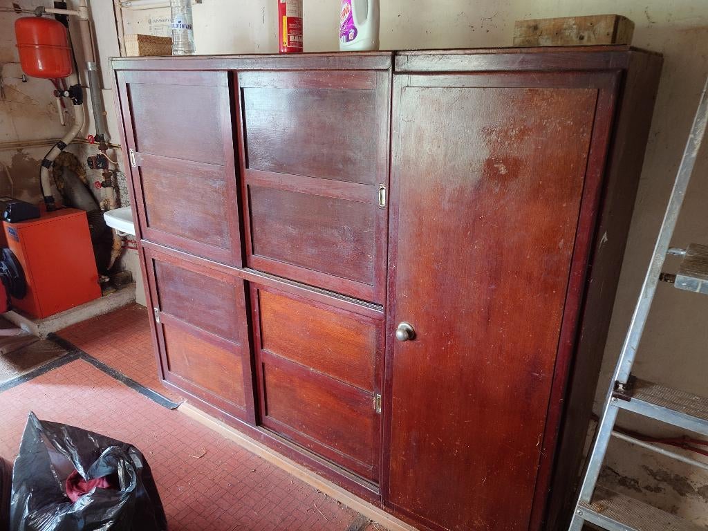 Grote oude houten kast met schuifdeuren - vintage, Ophalen