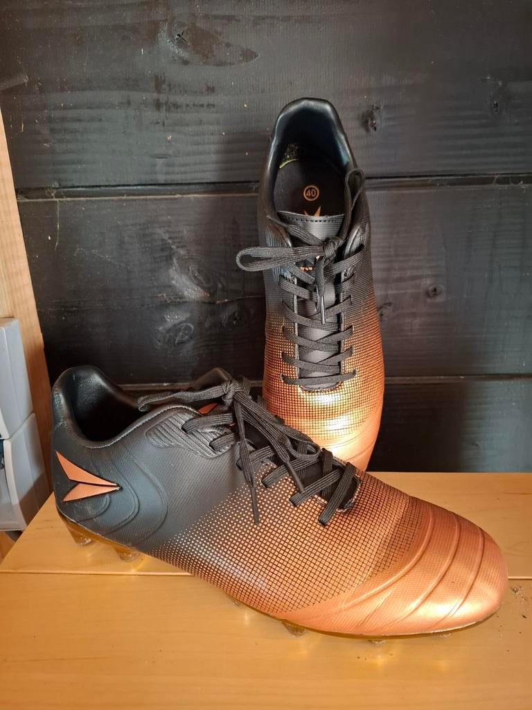 Voetbalschoen, Sport en Fitness, Voetbal, Maat XS of kleiner, Ophalen, Zo goed als nieuw, Schoenen