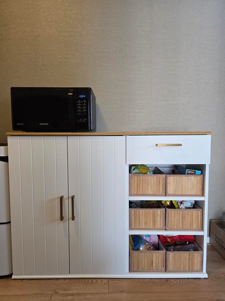 Ikea SKRUVBY buffetkast/dressoir, Huis en Inrichting, Kasten | Roldeurkasten en Archiefkasten, Ophalen, Zo goed als nieuw, 25 tot 50 cm