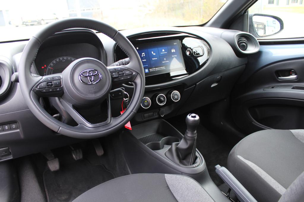 Toyota Aygo X 1.0 VVT-i MT Play | Rijklaar | NL-auto | Apple, 12 maanden, Stof, Gebruikt, 920 kg