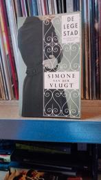 Simone van der vlugt de lege stad gesigneerd, Ophalen of Verzenden, Zo goed als nieuw
