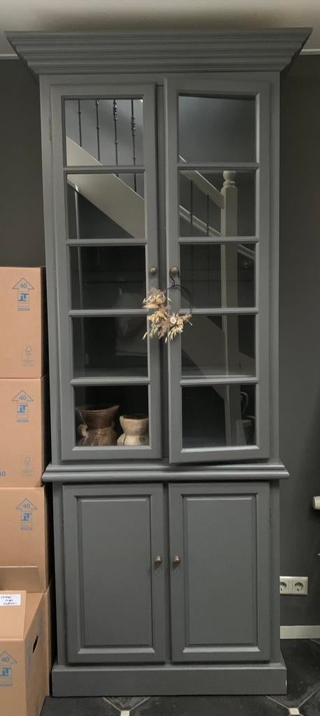 2 Vitrine/buffetkasten grijs, Ophalen, 200 cm of meer, 50 tot 100 cm, 25 tot 50 cm